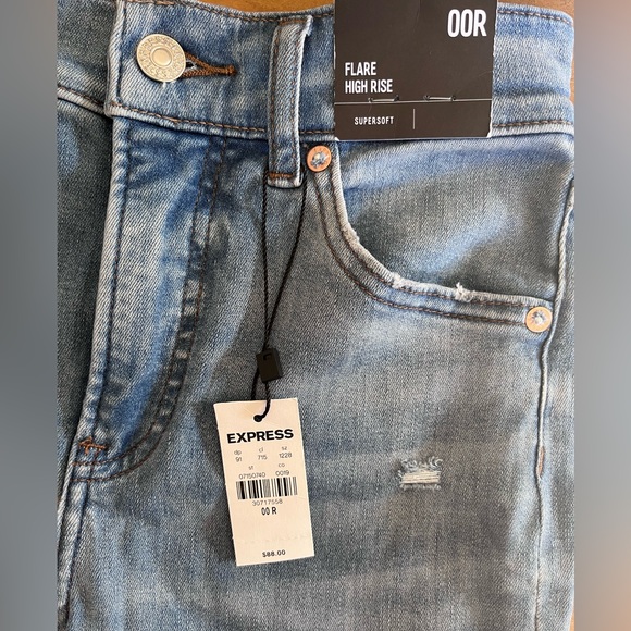 Express High Waisted Light Wash Ripped Flare Jeans 00R - Picture 2 of 10